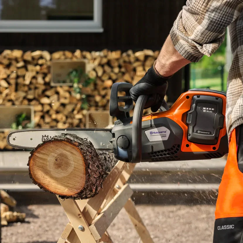 Husqvarna 242i Accu Kettingzaag - 35 cm - Incl. Accu & Lader - Image 3