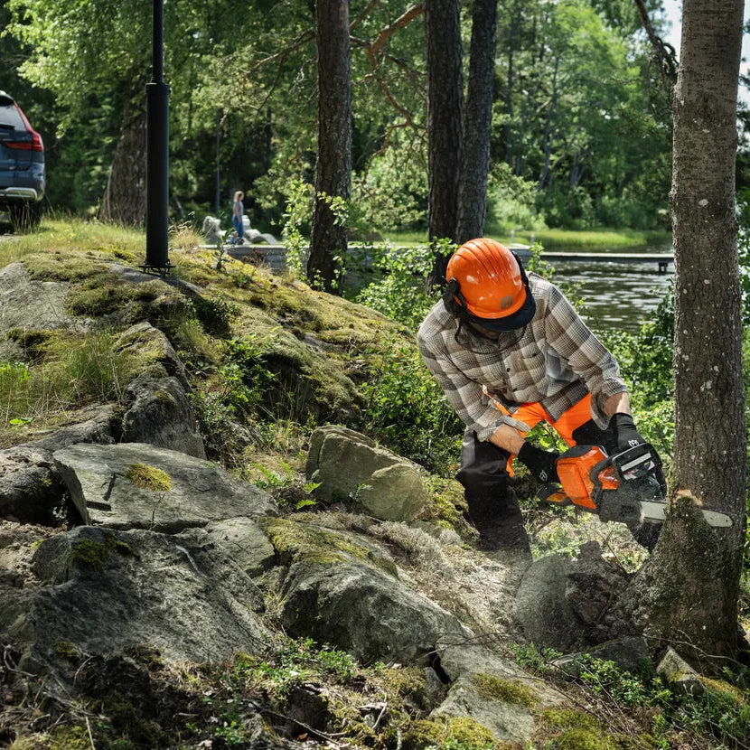 Husqvarna 242i Accu Kettingzaag - 35 cm - Incl. Accu & Lader - Image 4